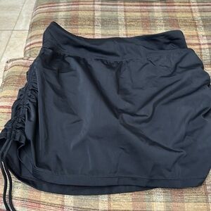 Kiava skort small ruched sides built new without tags